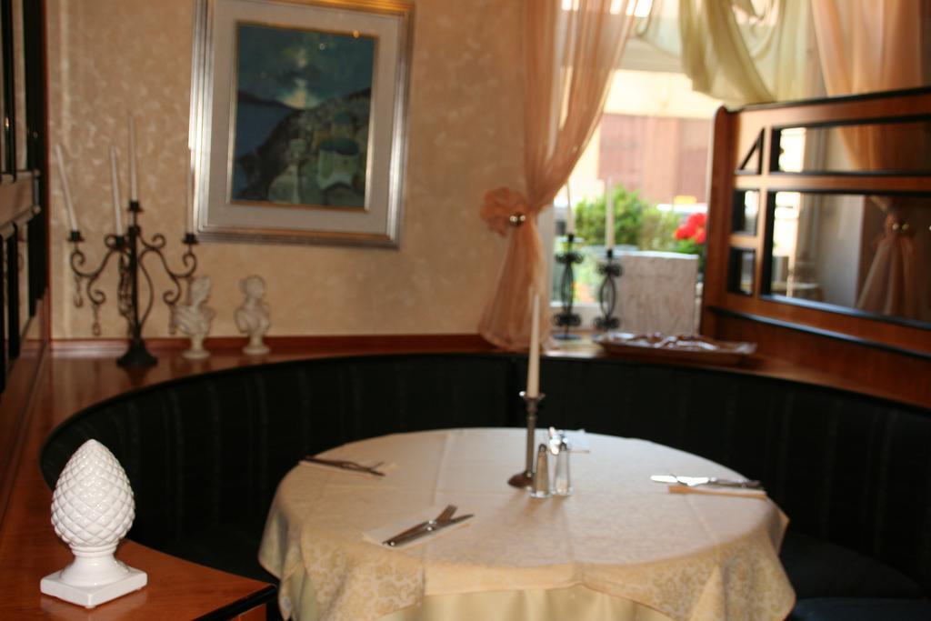 Restaurant Orakel Hotel Oberstenfeld Luaran gambar